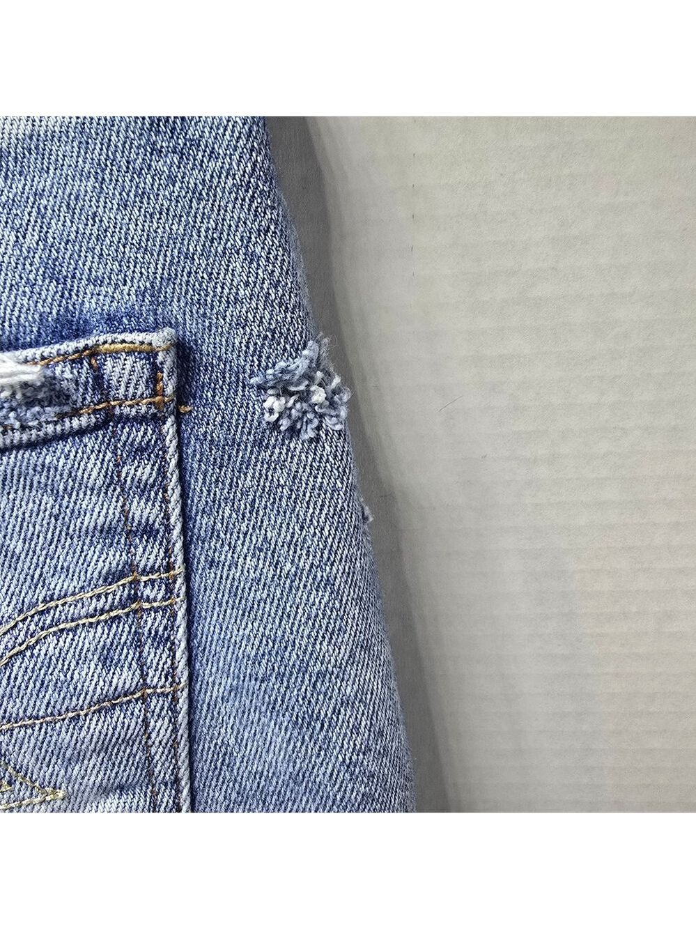 American Eagle Outfitters Light Blue Relaxed Jeans - Picture 11 of 16